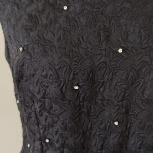 sukienka czarna elegancja z dyskretnym blaskiem