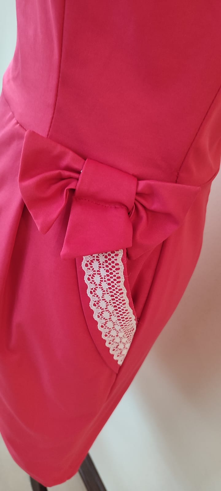 sukienka czerwona z kokardką i koronką sukienka czerwona z kokardką i koronką