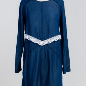 denimowa sukienka z koronkową talią