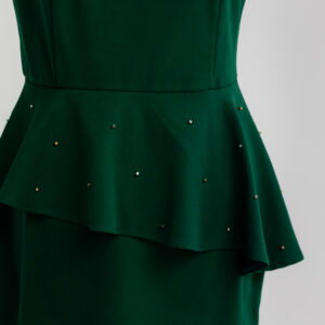 sukienka butelkowa z baskinką i złotem